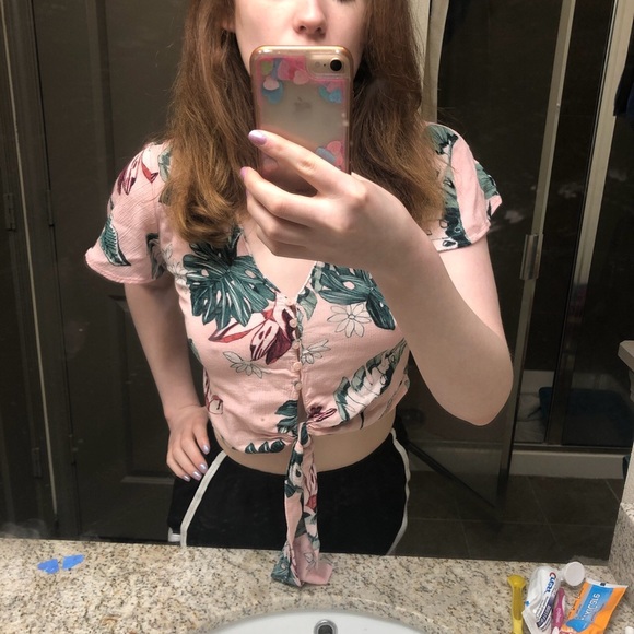 Pal springs pink crop top for summer ☀️ - Picture 4 of 4